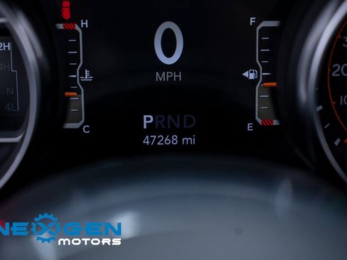 Used 2020 Jeep Wrangler Unlimited Sahara image 9