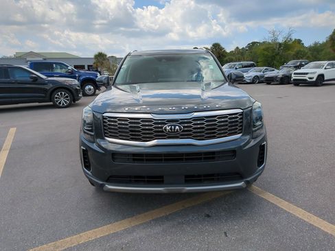 Used 2020 Kia Telluride EX w/ EX Premium Package FWD image 2