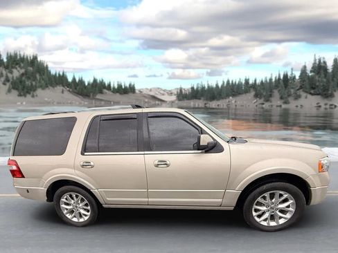 Used 2017 Ford Expedition Limited AWD/4WD image 2