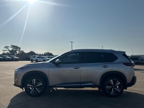 Certified 2021 Nissan Rogue SL FWD image 12