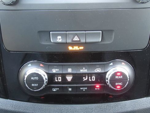 Used 2023 Mercedes-Benz Metris Passenger image 26