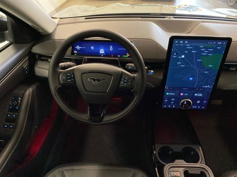 New 2025 Ford Mustang Mach-E Premium w/ Interior Protection Package AWD/4WD image 18
