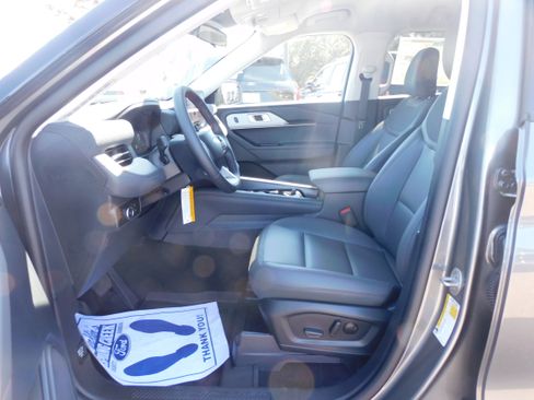 New 2025 Ford Explorer Active w/ Active Comfort Package image 11