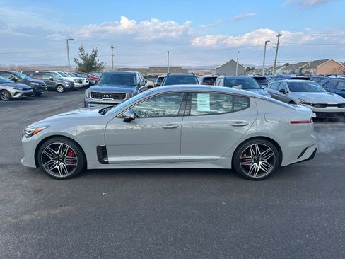 Used 2023 Kia Stinger GT2 image 8