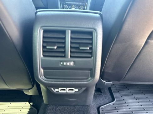 Used 2020 Volkswagen Passat 2.0T SE FWD image 18