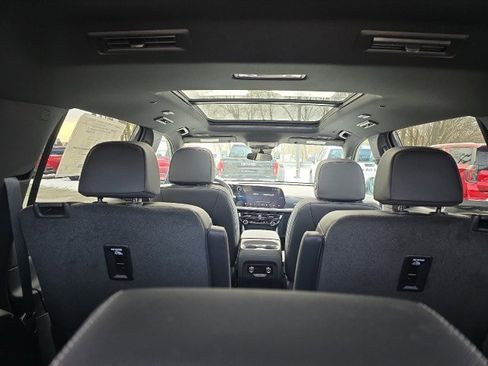 New 2026 Chevrolet Traverse LT w/ Sun and Wheel Package image 13