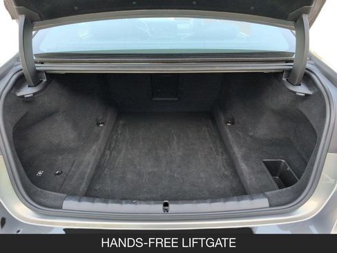 Used 2025 BMW 740i RWD image 20