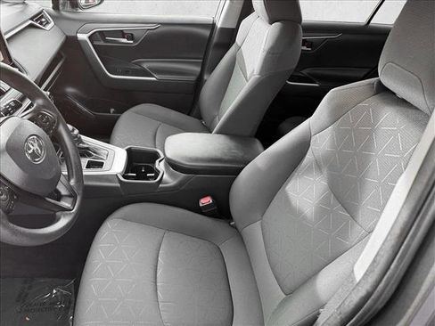 Used 2024 Toyota RAV4 XLE image 10