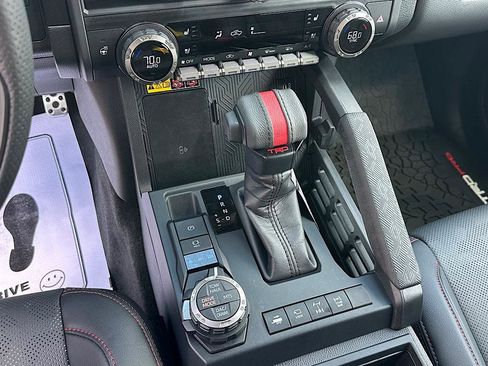 Certified 2025 Toyota Tacoma TRD Pro AWD/4WD image 28