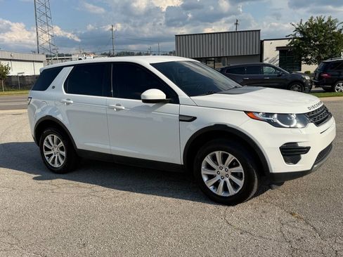 Used 2016 Land Rover Discovery Sport SE AWD/4WD image 8