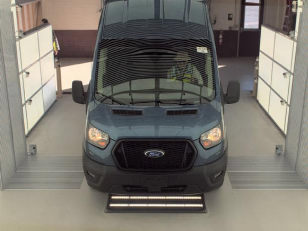 Used 2023 Ford Transit 250 148 High Roof Extended w/ Load Area Protection Package RWD image 3