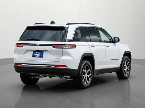 Used 2025 Jeep Grand Cherokee Limited w/ Luxury Tech Group II AWD/4WD image 5