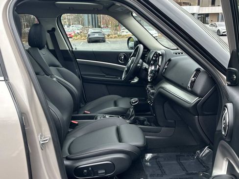 Used 2023 MINI Cooper Countryman SE w/ Storage Package image 11