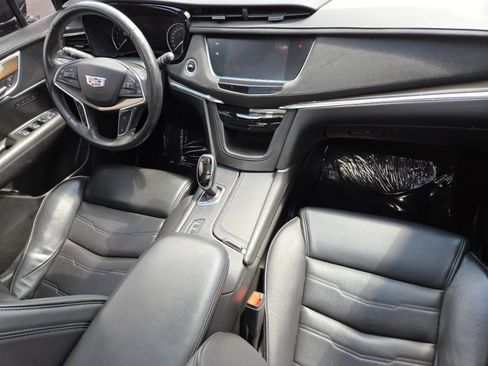Used 2017 Cadillac XT5 Platinum w/ Driver Assist Package AWD/4WD image 30