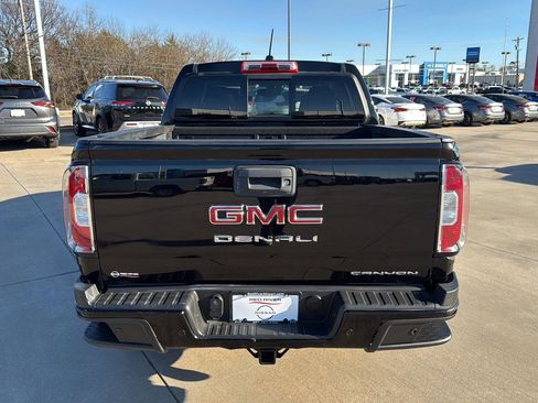 Used 2022 GMC Canyon Denali image 7