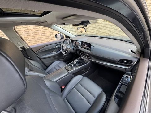 Used 2023 Nissan Rogue SV w/ SV Premium B Package image 10