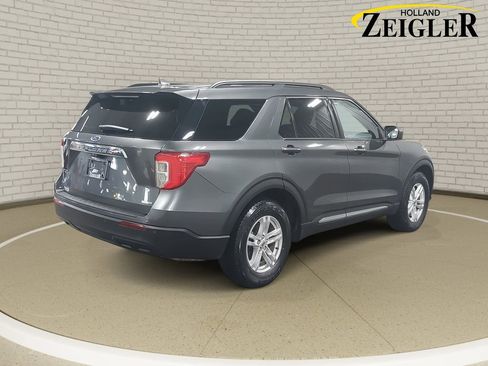 Used 2020 Ford Explorer XLT image 5