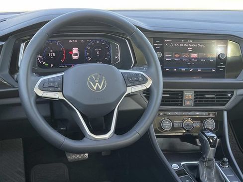 Used 2022 Volkswagen Jetta SEL FWD image 6