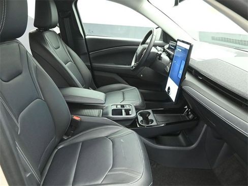 Used 2025 Ford Mustang Mach-E Premium image 26
