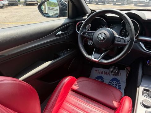 Used 2023 Alfa Romeo Stelvio Veloce AWD/4WD image 45