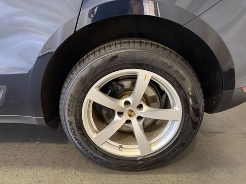 Certified 2020 Porsche Macan image 11