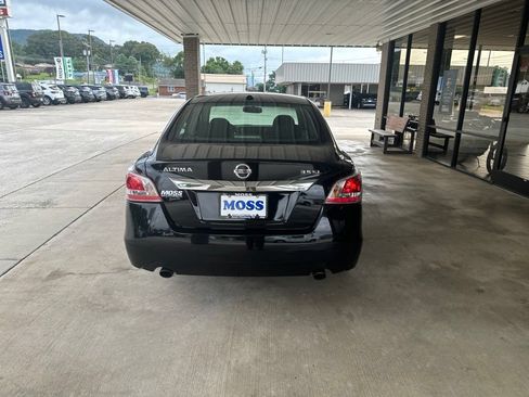Used 2013 Nissan Altima 3.5 SL FWD image 5
