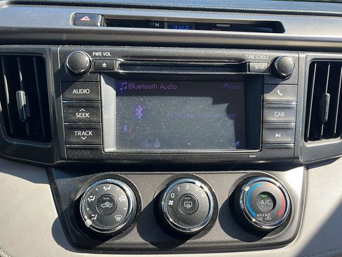 Used 2013 Toyota RAV4 LE AWD/4WD image 13