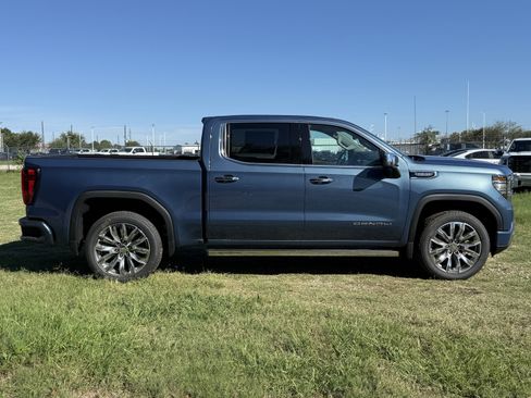New 2026 GMC Sierra 1500 Denali w/ Denali Reserve Package image 3