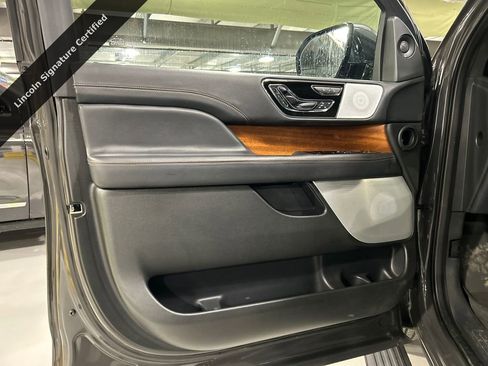 Certified 2023 Lincoln Navigator Black Label AWD/4WD image 9