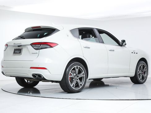 Certified 2023 Maserati Levante GT image 5