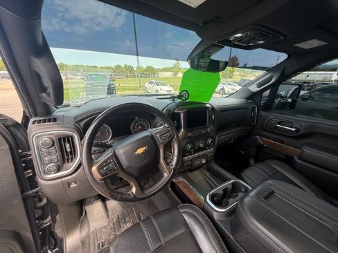 Used 2021 Chevrolet Silverado 2500 High Country w/ Z71 Off-Road Package AWD/4WD image 10