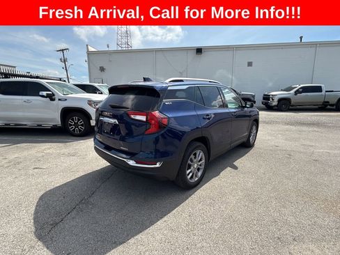Used 2022 GMC Terrain SLT w/ LPO, Floor Liner Package AWD/4WD image 6