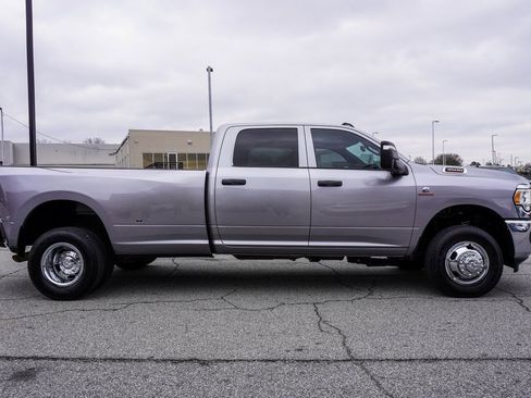 Used 2023 RAM 3500 Tradesman image 31