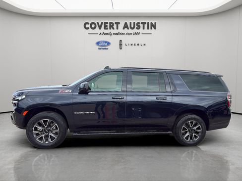Used 2023 Chevrolet Suburban Z71 w/ Luxury Package AWD/4WD image 2