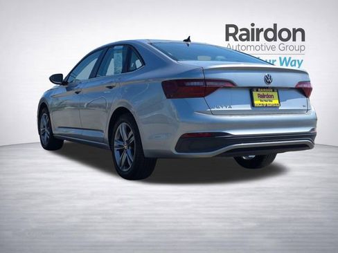 Used 2024 Volkswagen Jetta SE FWD image 5