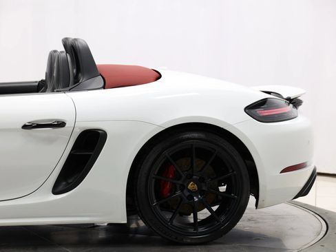 Used 2021 Porsche 718 Boxster GTS image 9