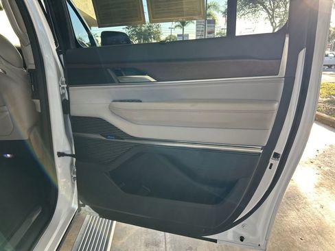 Used 2023 Jeep Grand Wagoneer L Series II image 43