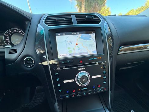 Used 2017 Ford Explorer Platinum AWD/4WD image 11