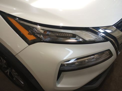 Used 2021 Nissan Rogue SV image 27