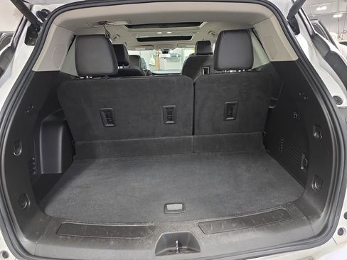 Used 2021 Buick Enclave Avenir w/ Avenir Technology Package image 13