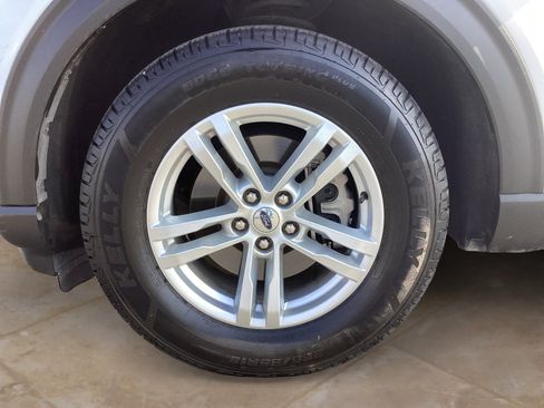 Used 2021 Ford Explorer XLT w/ Equipment Group 202A RWD image 35