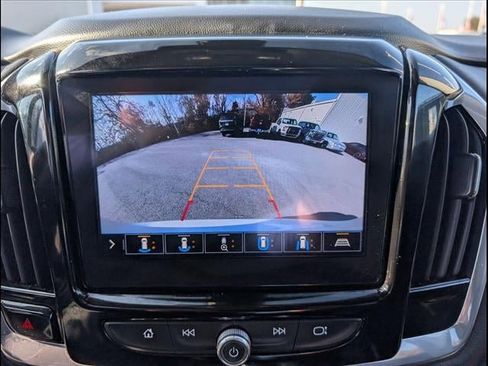 Used 2020 Chevrolet Traverse LT w/ LT Premium Package image 11