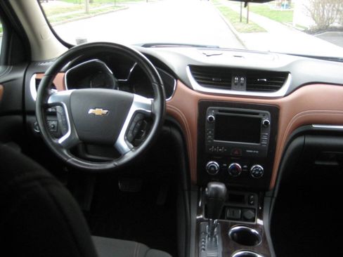 Used 2016 Chevrolet Traverse LT w/ Style and Technology Package AWD/4WD image 18
