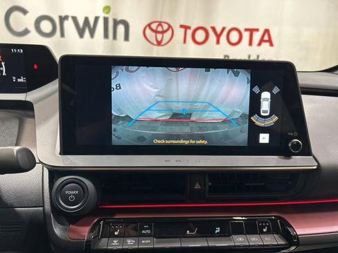 Used 2025 Toyota Prius Plug-In Hybrid FWD image 31