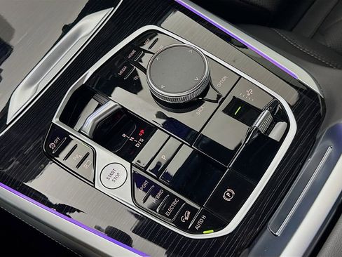 Used 2026 BMW X5 xDrive50e w/ M Sport Package image 21