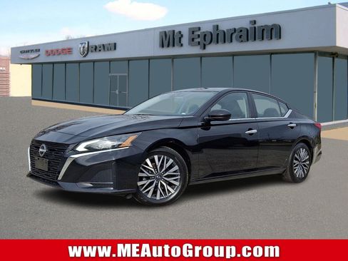 Used 2023 Nissan Altima 2.5 SV FWD image 1