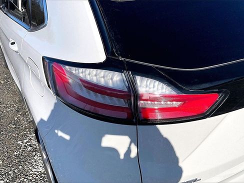 Used 2022 Ford Edge SEL w/ Convenience Package image 28