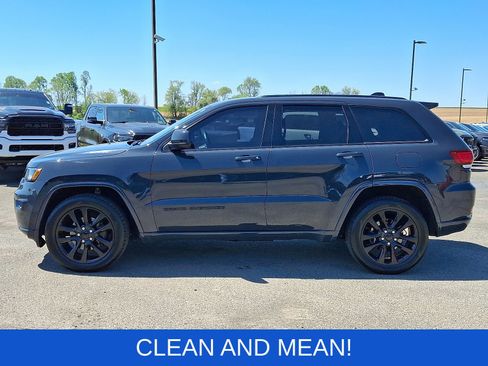 Used 2018 Jeep Grand Cherokee Altitude AWD/4WD image 4