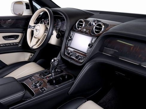 Used 2019 Bentley Bentayga image 47