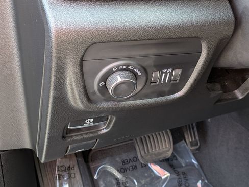 Certified 2024 Jeep Grand Cherokee Laredo image 14